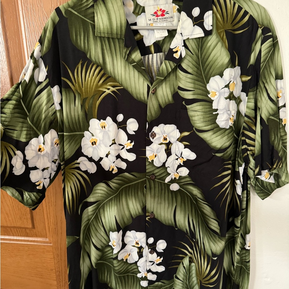 Tropical Orchid and Leaves Men’s Shirt L